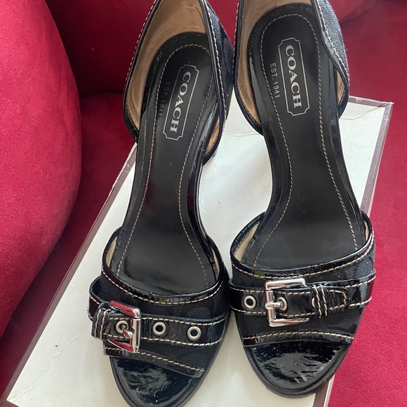 COACH heels - Picture 1 of 4